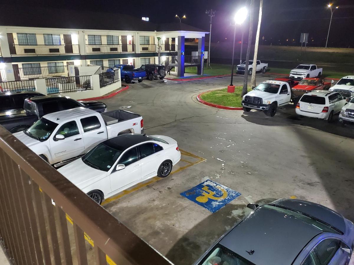 موتيل Raymondville ديلوكس إن آند سويتس المظهر الخارجي الصورة